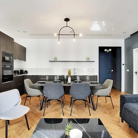 Stunning - 2br-6p - Opera Apartment *